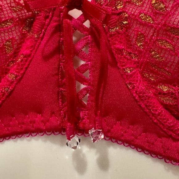 Victoria’s Secret unlined Demi lace bra size 34C in pink with gold detail NWT - Picture 3 of 5